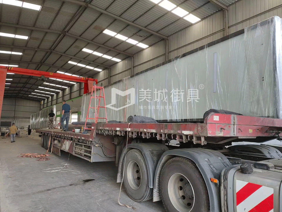 2022.9.21美城街具供應蘇州公交車候車亭發(fā)貨現場 2022.9.21美城街具供應蘇州公交車候車亭發(fā)貨現場