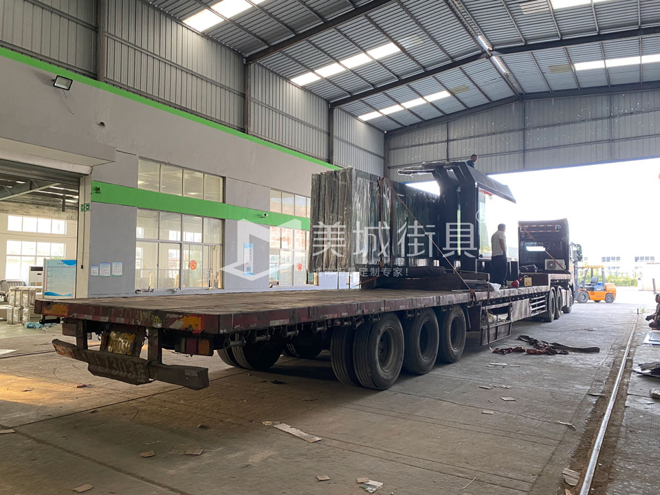 2022.9.21美城街具供應咸陽候車亭第二車發(fā)貨現(xiàn)場 2022.9.21美城街具供應咸陽候車亭第二車發(fā)貨現(xiàn)場