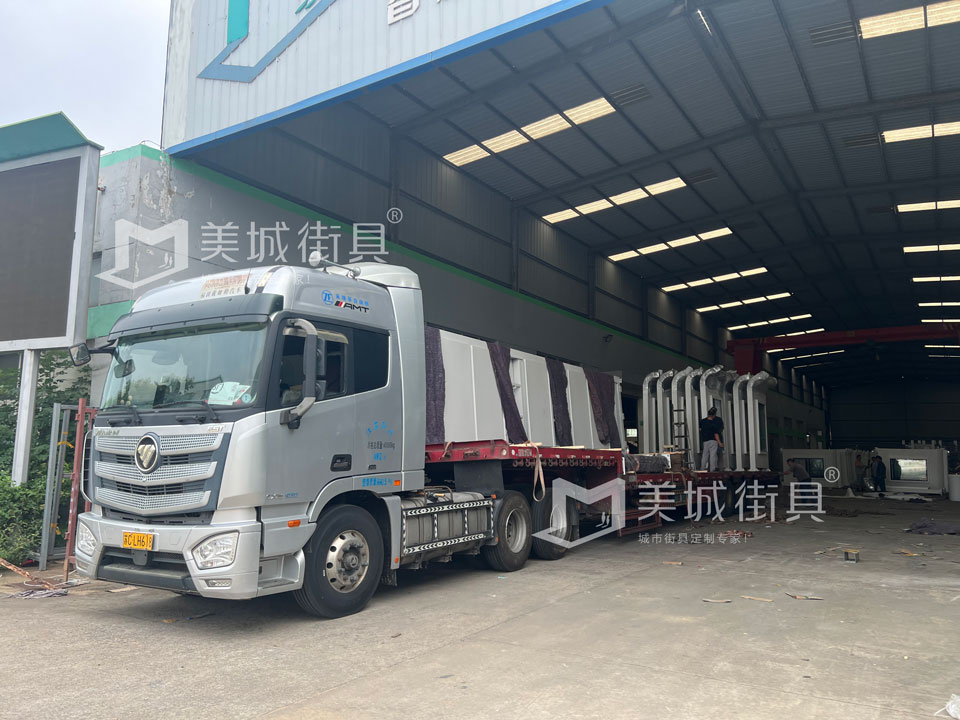 江蘇美城街具為新疆定制公交站臺第三批批發(fā)貨案例 江蘇美城街具為新疆定制公交站臺第三批批發(fā)貨案例